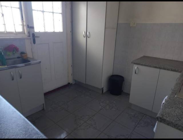 2 BEDROOM APARTMENT FOR SALE IN GLENWOOD